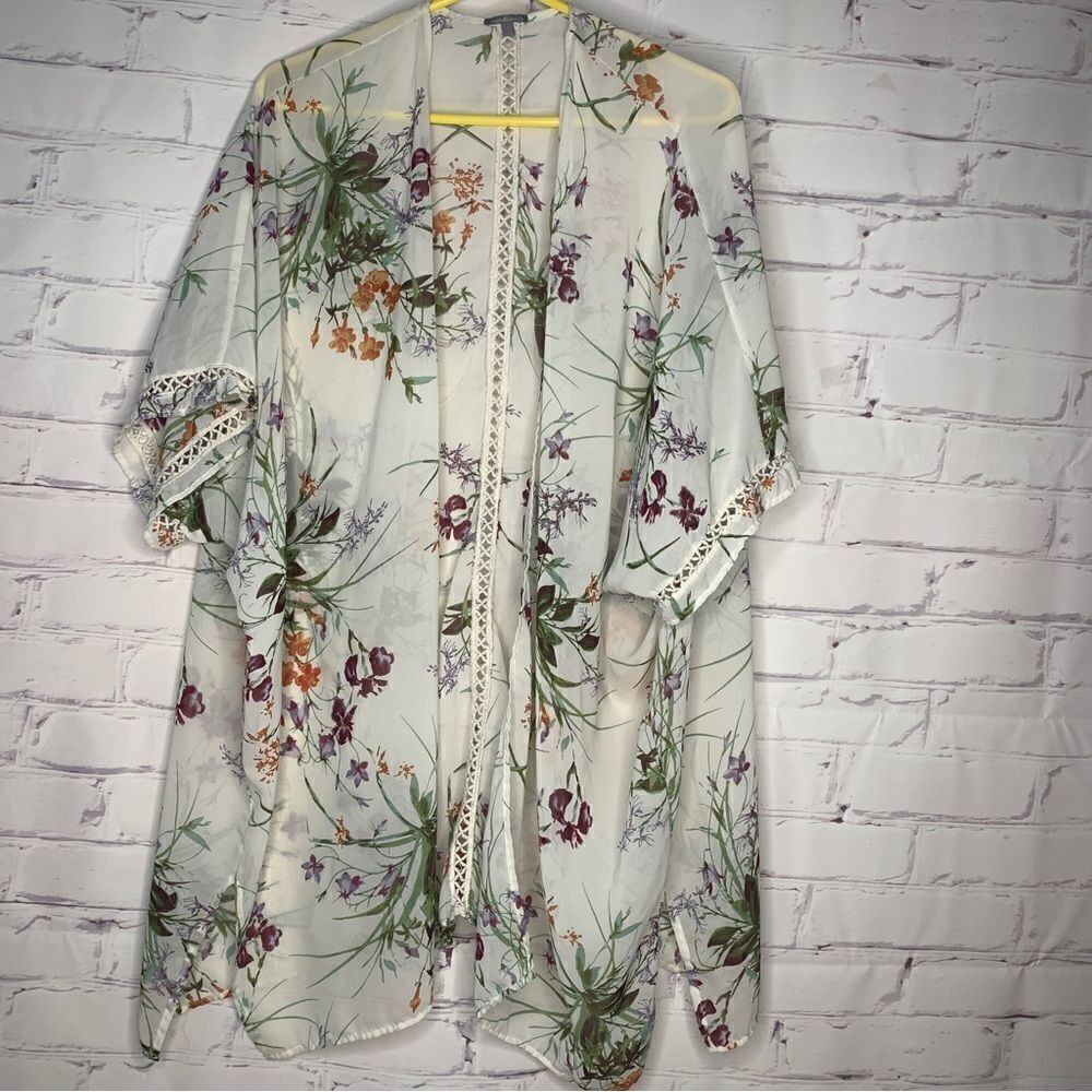 Charlotte Russe small robe/top‎